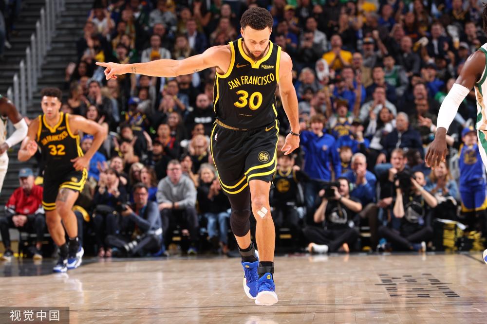 超赛场上展 超赛场上展