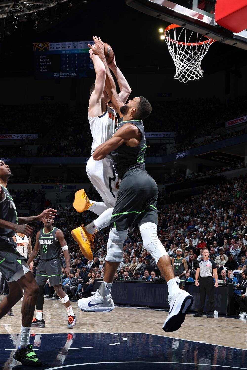 随着足球市 随着足球市